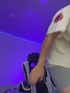 oliver_kyy live XXX chat