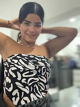 Kaily_Sweet16 élő XXX-chatje