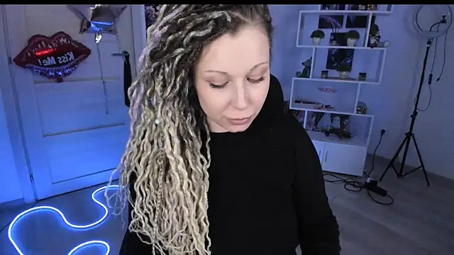 Chatroom XXX en direct de HoneySallyMoore