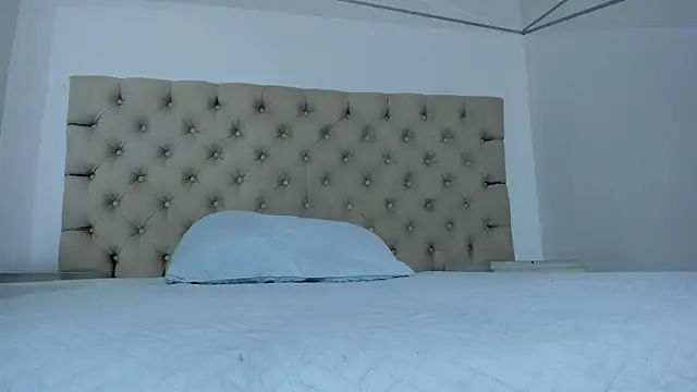 KarelyMitchel élő XXX-chatje