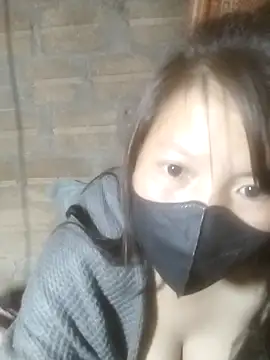 XXX chat uživo modela Yang-my-