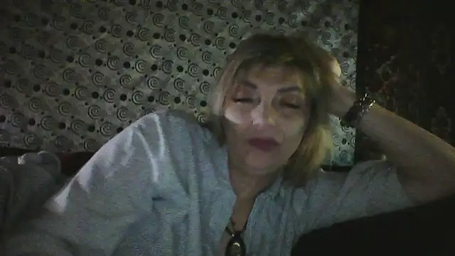 XXX chat uživo modela Lia_Ray