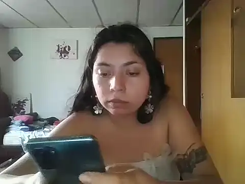 Chat +18 de isabellapurple ao vivo