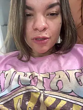 Zyrella Adlı Modelin Canlı XXX Sohbeti