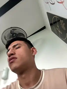 NicolasTorrez live XXX chat