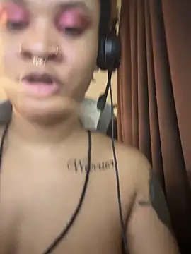 Онлайн чат XXX nickytheehawtie