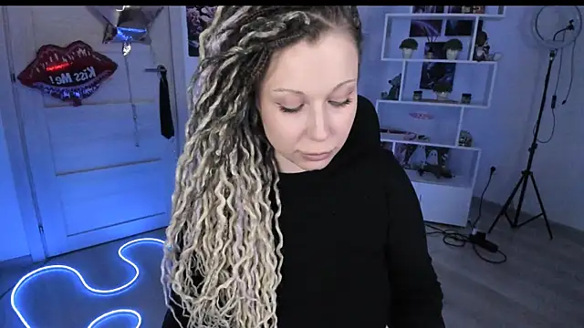 HoneySallyMoore live XXX chat