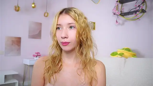 SunnivaCovil Chat XXX in diretta