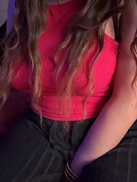 Yaraa8 – Naživo XXX chat