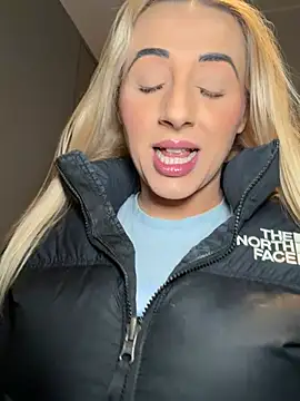 Strongqueen Chat XXX in diretta