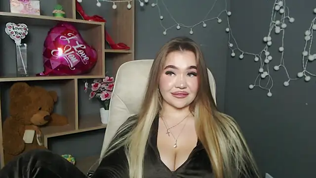 StacyYelligのライブXXXチャット