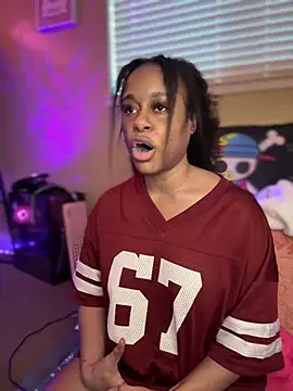 XXX chat uživo modela Tikalalin