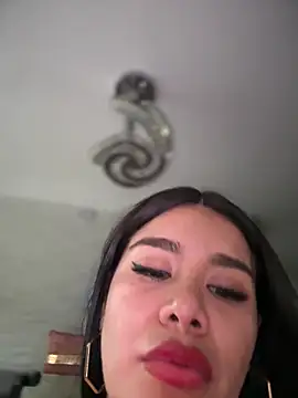 Issane_Peru's Live XXX Chat