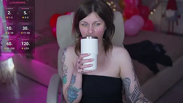 TinaMeltのライブXXXチャット