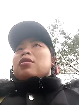 Show modela PhamPhung na web-kameri