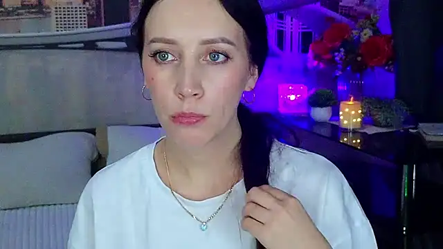 Chat +18 de MonicaSweetx ao vivo