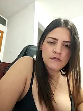 Mia_Hampton 即時 XXX 聊天