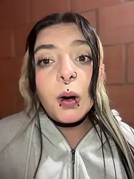 Chat XXX en directo de Sachi_Meow