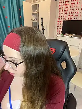 Chat XXX en directo de DienkaGreen