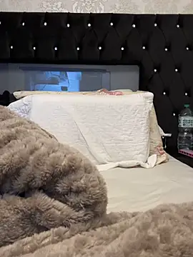 Emilia_Mausi Live XXX Chat