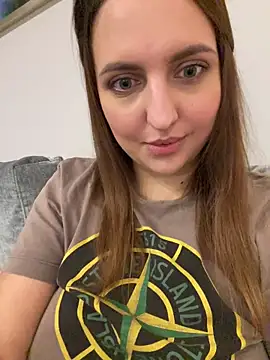 AliceDesmee Webcam-Show