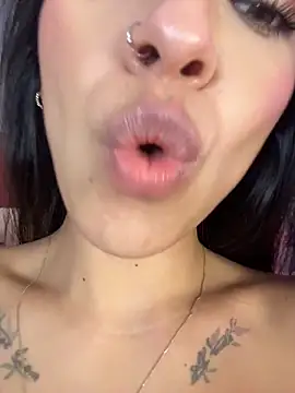 Celeste_Amber: διαδικτυακό σόου στην κάμερα