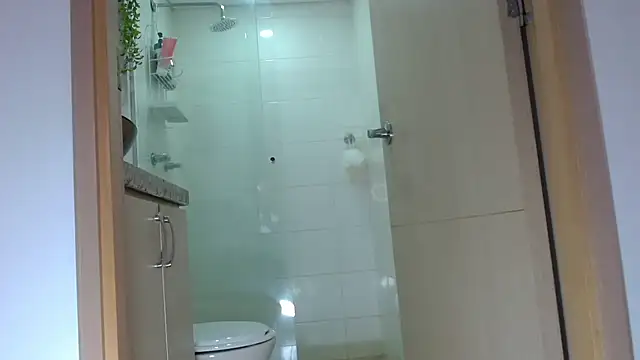 adrian_morelly's Live XXX Chat