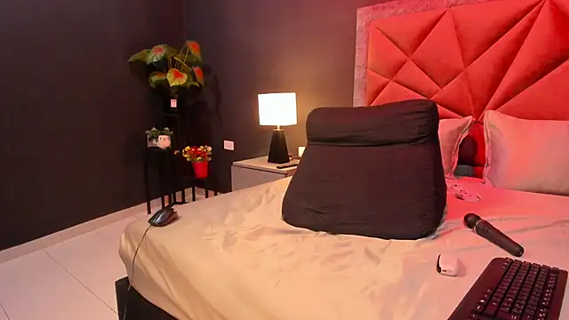 Вебкам-шоу mia_milff