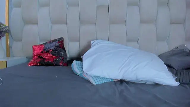 Hanna_lens Chat XXX live