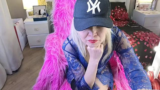 RoxalanaStar 即時 XXX 聊天