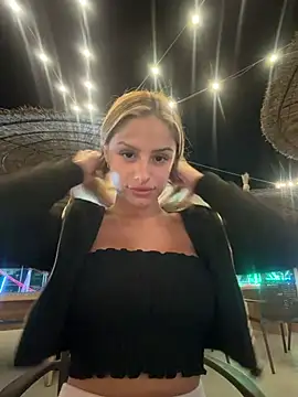 Show modela SophieVJ na web-kameri