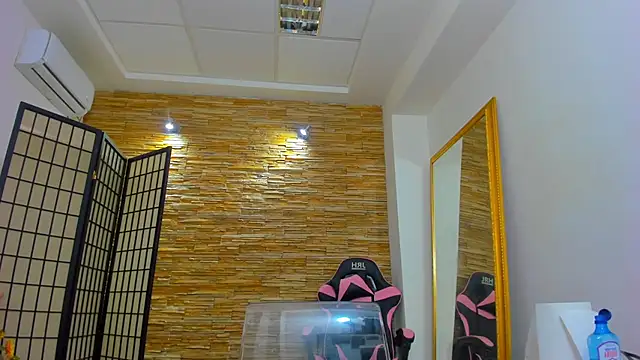 Chat +18 de Jelly_Bee ao vivo