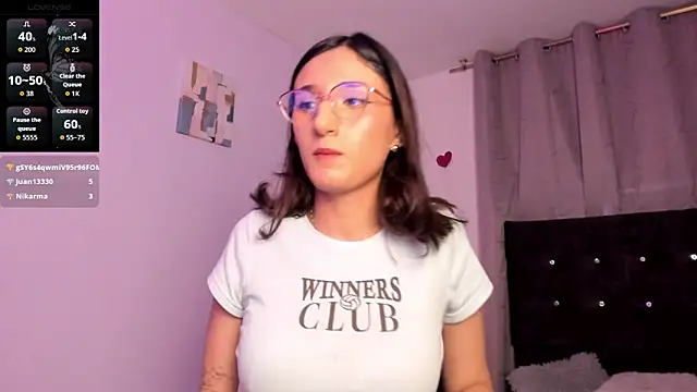 Chat +18 de princess_foxxy ao vivo