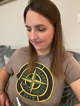 AliceDesmee Chat XXX live