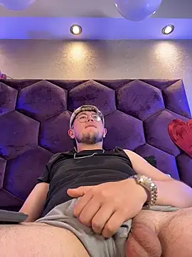 Noah_Wiliams: απευθείας συνομιλία ΧΧΧ