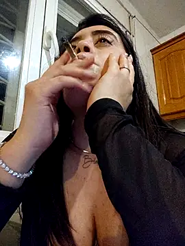 MissNyraSecret's Live XXX Chat