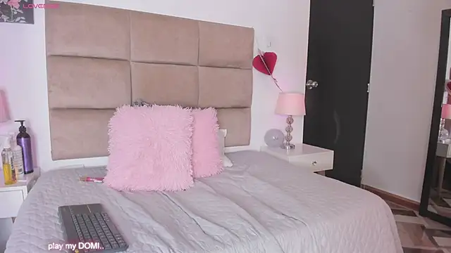 ashleycurvyy 现场XXX聊天