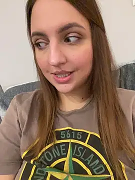 Chat +18 de AliceDesmee ao vivo