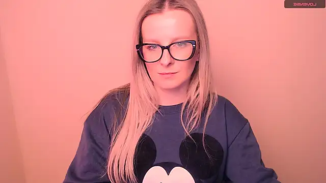 Show modela AnnePeach na web-kameri