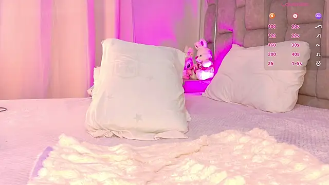 smiling__girl2 现场XXX聊天