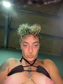 SalyTredelMonte Chat XXX live