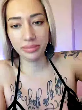 Gina-Lumara Webcamshow