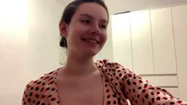 cherishedwish: διαδικτυακό σόου στην κάμερα