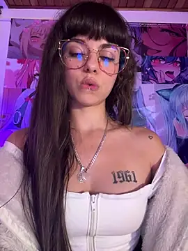 VioletaSubmissive 现场XXX聊天