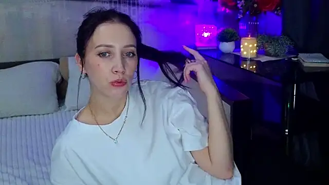 Czat XXX na żywo – MonicaSweetx