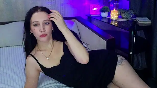 MonicaSweetx: онлайн-секс-чат