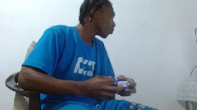 Larry-n-clouds 即時 XXX 聊天