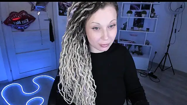 HoneySallyMoore Adlı Modelin Canlı XXX Sohbeti