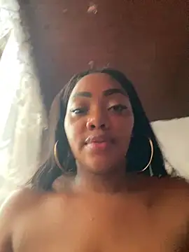 Chatroom XXX en direct de MonicaSex_