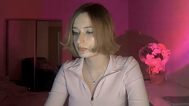 Show modela DeliciaBagnoli na web-kameri